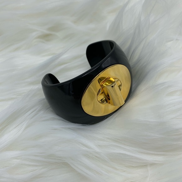 Coach black/gold resin turn lock open cuff - Picture 2 of 5